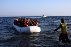 Na grških otokih rekordno število migrantov, Erdogan pa grozi, da bo v Evropo spustil sirske begunce