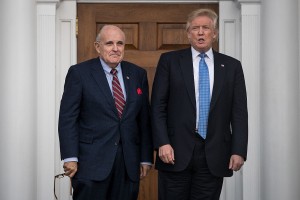 Kdo bo državni sekretar - Giuliani ali Romney?