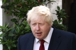 Britanski zunanji minister Boris Johnson ni več ameriški državljan