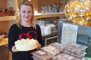 Torta Melania v prodaji podira vse rekorde