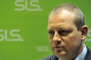 Zidanšek: V čigavo korist poslanci nasprotujejo Zakonu o tujcih?