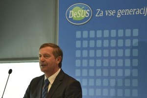 Erjavec ostaja predsednik DeSUS-a in že začenja volilno kampanjo