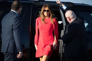 Melania Trump ne odneha: od tabloida hoče izterjati 150 milijonov