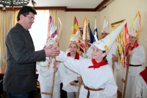 FOTO: Kosci pri županu preganjali zimo 