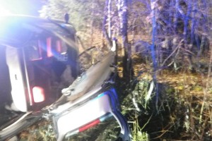 FOTO: Na Jami pri Dvoru poškodovana 23-letna voznica