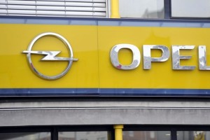 Francoski PSA za 2,2 milijarde evrov kupil Opel