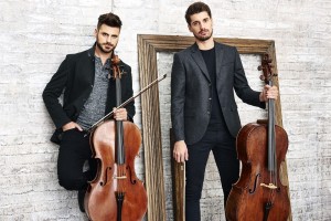 2Cellos s koncertom na prostem na koprski Bonifiki