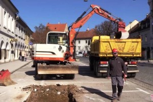 VIDEO: Z arheološkimi izkopavanji začetek obnove novomeškega jedra