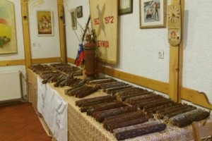 AVDIO: Tradicionalna 56. sevniška salamiada, na gradu tudi damski program