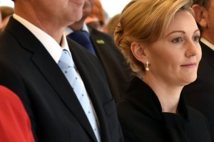 Ja, res grozno! Cerarjeva spremljevalka nad zoprne novinarje Reporterja