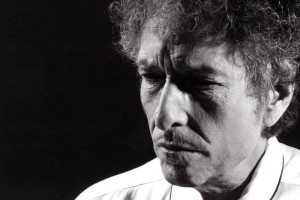 Bob Dylan bo vendarle prevzel Nobelovo nagrado