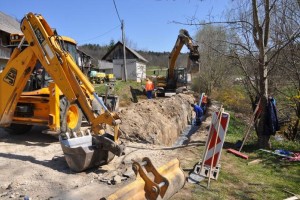 FOTO: Dogradili razsvetljavo in začeli gradnjo vodovoda in kanalizacije
