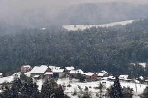 Vroči in ledeni april nazadnje ni kaj prida odstopal od povprečja