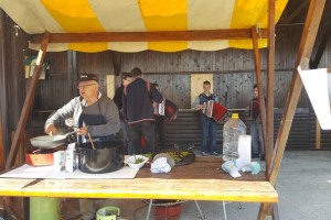 FOTO: Šentjernejski sejem privabil ljubitelje špargljev in ajdove kaše