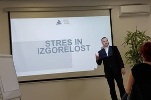 FOTO: Predavanje o izgorelosti in stresu