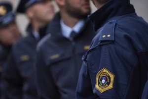 Tudi v sindikatu v bran ravnanju viškega policista v postopku z državljanom Afganistana