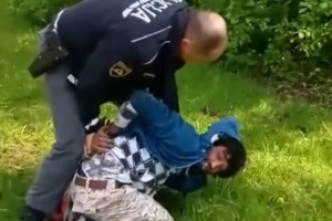 VIDEO: Policija prijela Afganistanca: upravičena uporaba sile ali policijsko nasilje?