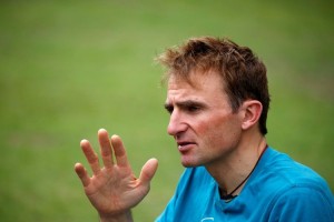 Na Everestu v smrt omahnil "švicarski stroj" Ueli Steck