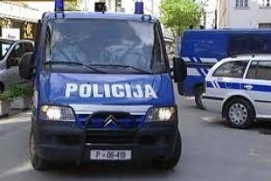 Celjski policisti vozniku zasegli hladno orožje