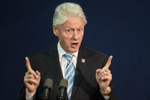 Bill Clinton s pisateljem Jamesom Pattersonom piše politični triler