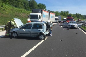 FOTO: Udeleženi vozili v nesreči povsem uničeni