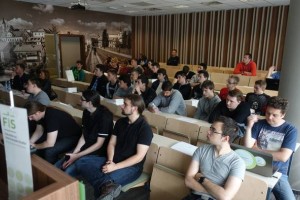 Na FIŠ dijakom ŠC Krško-Sevnica predstavili delo s superračunalnikom 