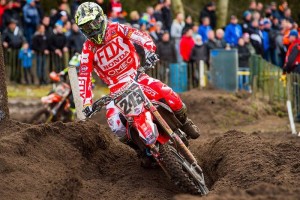 Tim Gajser spet na konju