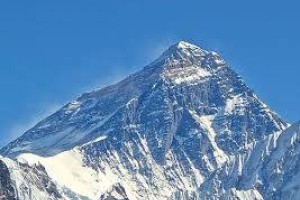 Na Everestu umrli trije alpinisti