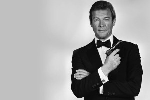 Umrl je sir Roger Moore