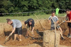 AVDIO: Na Kapiteljski njivi v Novem mestu prve najdbe nove arheološke kampanje