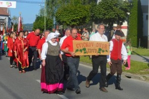 FOTO: Nepregledna množica na otvoritvi Tedna cvička