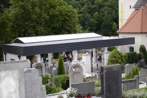 FOTO: Brestaniško pokopališče s poslovilnim objektom in obnovljeno vežico