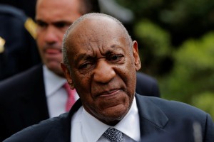 Bill Cosby je leta 2006 žensko, ki ga obtožuje posilstva, skušal utišati s 3,4 milijoni dolarjev