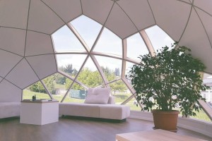 FOTO: V Krškem postavljena modularna hiška &#34;SmartDome&#34;