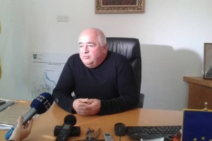Za napad na škocjanskega župana pol leta pogojne kazni 