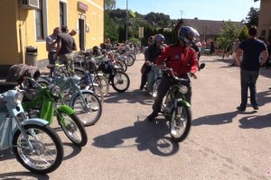 VIDEO: Starodobni mopedi v Škocjanu