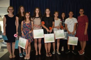 FOTO: Novomeška gimnazija s sedmimi zlatimi maturanti