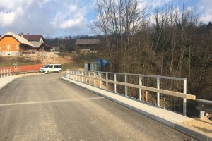  VIDEO: Odprli so prenovljen most na Seliščih         