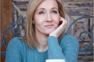 J. K. Rowling na obleko napisala skrivnostno zgodbo 