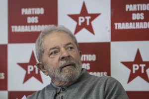 Zaprti Lula ne sme kandidirati za predsednika, stranka mu je našla zamenjavo