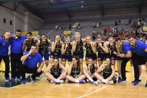 FOTO: Slovenske košarkarice, z dvema nekdanjima Krkašicama, do naslova evropskih podprvakinj