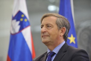 Erjavec pričakuje odlog prodaje NLB vsaj na čas po volitvah