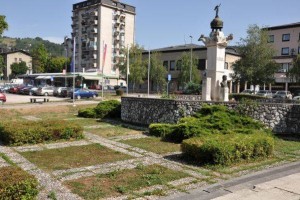 Obnova okolice spomenika v središču Sevnice