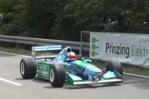 Mlajši Schumacher ob očetovi obletnici z velikim presenečenjem