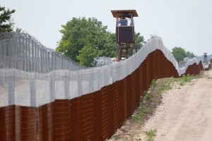 Orban: Ne bomo dovolili, da nam kdorkoli vzame pravico do varovanja meje