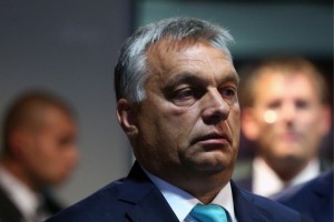 Orban pri Kurzu za radikalno zaščito schengna z ograjo na meji