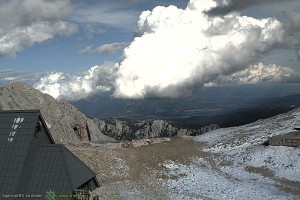 Na Kredarici že sneg, v nedeljo ga je zapadlo devet centimetrov