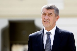 Češki premier proti predsedniku: Češka ni nikoli proizvajala, razvijala ali shranjevala novičoka!