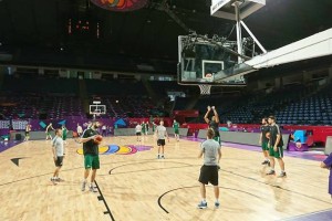Košarkarska evforija zajela tudi športnike