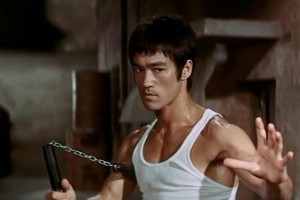 Zadeti koprski "Bruce Lee" v lokalu razsajal z nunčaki